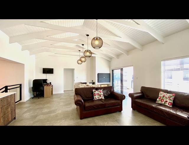 3 BEDROOM HOUSE FOR SALE IN DWARSKERSBOS